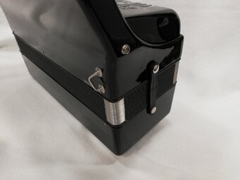 akordeon Weltmeister Caprice 120 basovy - 11