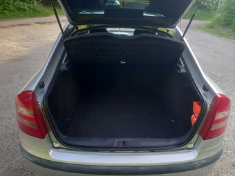 Škoda Octavia 1.6 fsi - 11