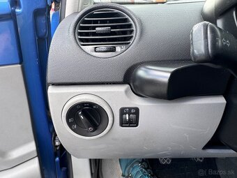 Volkswagen New Beetle 2.0 - 11