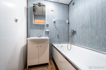 3i byt, 69m2 pražský typ, pôv.stav, 7/8p, Turgenevova ul. KE - 11