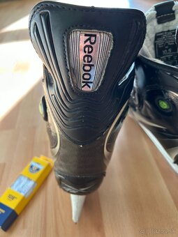 Hokejové korčule reebok us 10,5 + šnúrky howies - 11