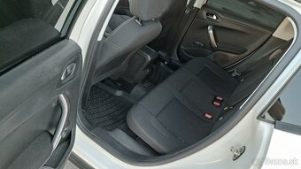 Peugeot 2008 1.2 benzín - 11