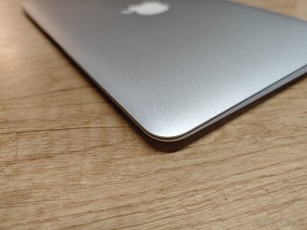 Apple Macbook Air 11 2015 A1465 - 11