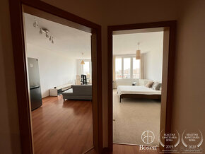 BOSEN | Prenájom 2 izbového bytu s balkónom a parkovacím mie - 11