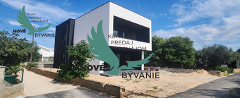 Novostavba domu s výhľadom na more a bazénom v Chorvátsku v  - 11