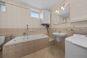 4-IZBOVÝ RODINNÝ DOM S GARÁŽOU, ZIMNOU ZÁHRADOU A PIVNICOU - 11