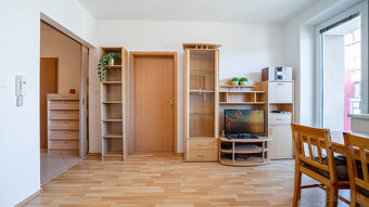 Príjemný 2 izbový byt s parkovaním a balkónom, Bratislava -  - 11