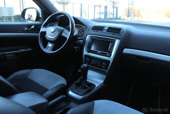 Škoda Octavia Combi 2.0 TDI RS - 11