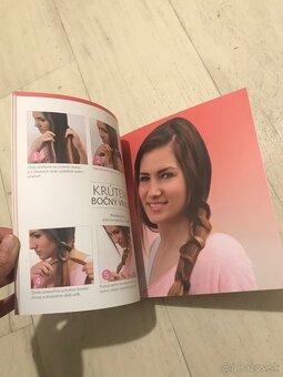 Líčenie mejkap, Vlasy ako šperk - 11