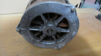 dvojotáčkový motor na 220V - 11