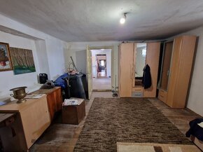 Sereď centrum- 3 izb.RD na 359 m2 pozemku na predaj - 11