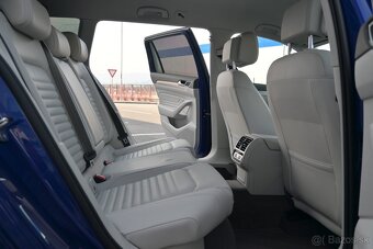 Volkswagen Passat Variant 2.0 TDI Elegance 4Motion DSG - 11