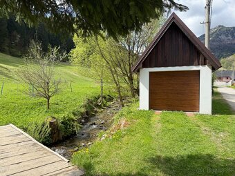 Chalupa vedená ako rodinný dom | 660 m2 pozemku | Garáž - 11