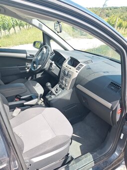 Opel Zafira 1,6 Ecotec benzín - 11