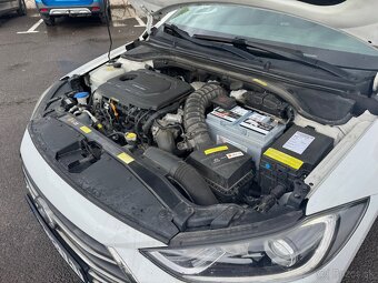 Hyundai Elantra - 11