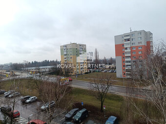 Sympatický 3,5 izbový byt - Sereď - 11