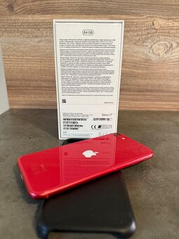 iPhone SE Red 2020 - 11
