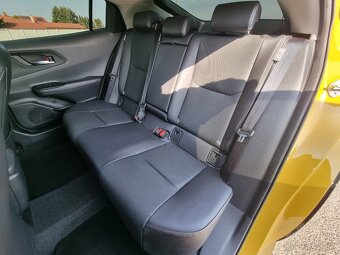 Toyota Prius 2.0 Plug-in Hybrid e-CVT za 34.990 € s DPH - 11