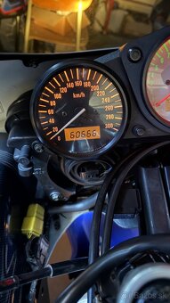 Suzuki gsxr 750 srad - 11