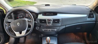 RENAULT LAGUNA - 11