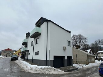 Prenajmem v centre Čadce veľký 1 izbový byt o rozlohe 51 m2 - 11