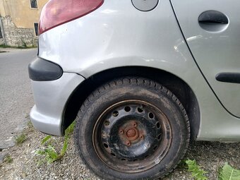 Predám peugeot206 na náhradné diely - 11