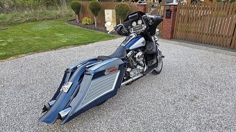 Harley Street Glide - 11