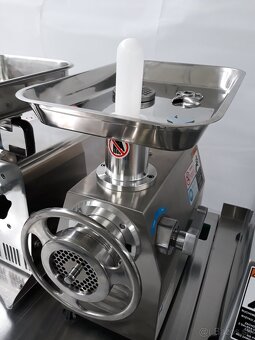 Mlynček na mäso 22 Mäsiarský vlček rezačka mäsa 22 - 11