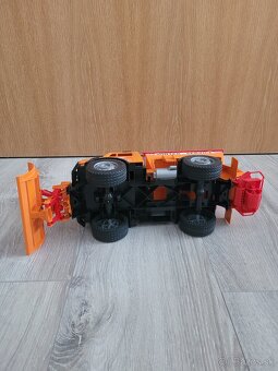 Bruder posypacie auto - 11