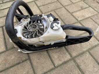 Predám motorovú pilu STIHL MS 211/C - 11