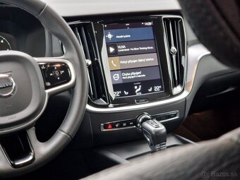Volvo V60 D4 Momentum AWD A/T - 11