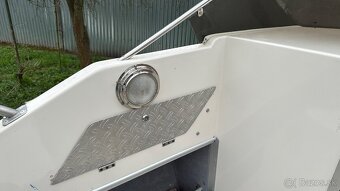 Glastron La Raya Medium - Motorový čln - 11
