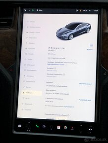 Tesla Model S Long Range - 11
