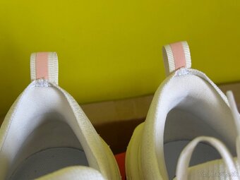 Bezecke tenisky Nike Invincible 3 - 11