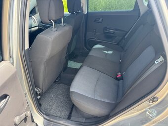 KIA CEED 1.4 77kW ( benzín) REZERVOVANÉ - 11
