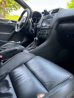 VOLKSWAGEN GOLF GTI • 2010 • 2.0 TSI - 11