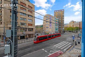 Kancelárske priestory s výhľadom na staré mesto - 11