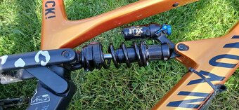 Predám CANYON Spectral CF8 CLLCTV 2024 carbon  vel. M - 11
