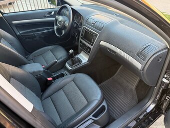 Škoda Octavia Combi 2.0 TDI CR Elegance - 11