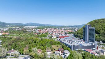 MODERNE ZREKONŠTRUOVANÝ 2i BYT BLÍZKO CENTRA MESTA - 11