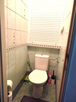 Priestranný 3-izbový byt (64 m²) s loggiou – ideálne bývanie - 11