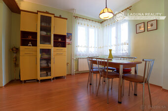 Atraktívny meštiansky dom s veľkou záhradou v Levoči - 11