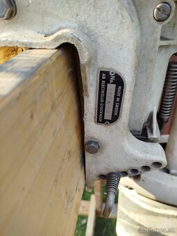 ZÁVESNÝ LODNÝ MOTOR VOLVO PENTA 25HP - 11