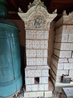 Kachlova pec starozitná, krásná - 11