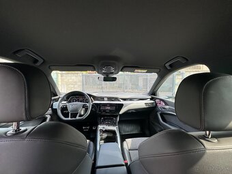 Audi Q8 e-tron 55 S line quattro - 11