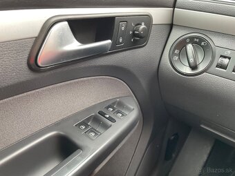 Volkswagen Touran 1.6 TDI Trendline - 11