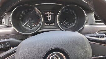 Škoda Superb combi 2.0 TDI - 11