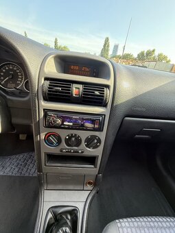 Predám Opel astra G hatchback 1.6 16v 74kw 2003 - 11