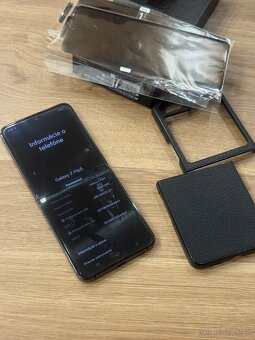 Samsung Z flip 5 512GB Graphite - 11