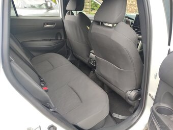 Predám havarovanú Toyota Corolla Cross 2.0 benzin+Hev 112 kW - 11